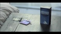 poster-17466-durex-the-flying-condom-236x132