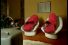 poster-9109-barry-comfort-chaussons-gratte-moi-le-dos-68x45