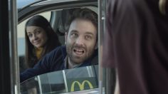 poster-26963-burger-king-burger-king-devoile-la-fin-de-la-publicite-mcdonald-s-236x132